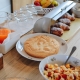 I6139_20241217131255_agriturismo_fioralba_lago_di_garda_appartamenti_colazione_02.jpg